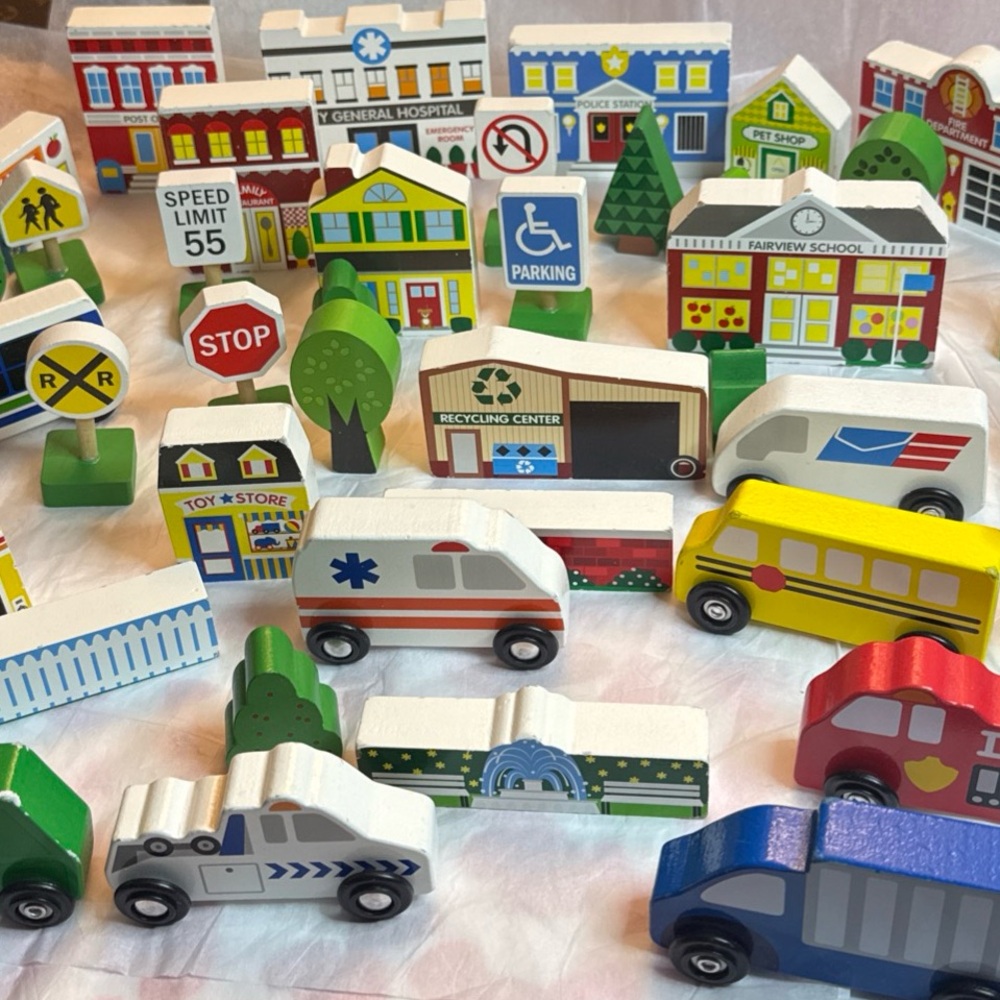 Melissa and Doug Wooden City Vehicle and Building Set 40 pieces